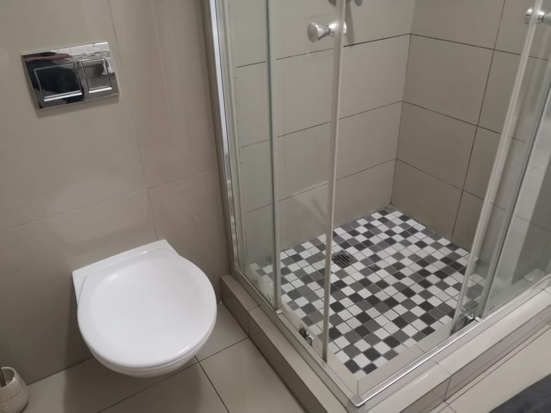 Prime  Property Presents A Stunning Two Bedroom Apartment Situated In Umhlanga Ridge - Photo 10