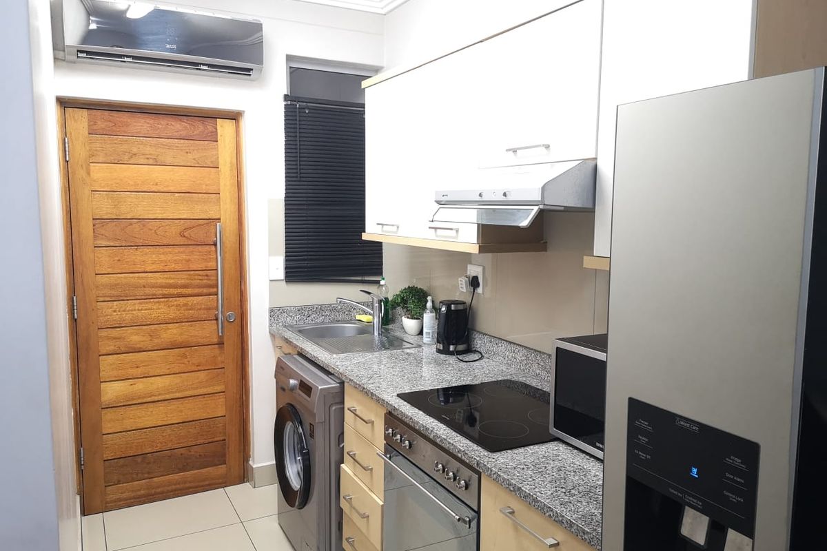 Prime  Property Presents A Stunning Two Bedroom Apartment Situated In Umhlanga Ridge - Photo 3