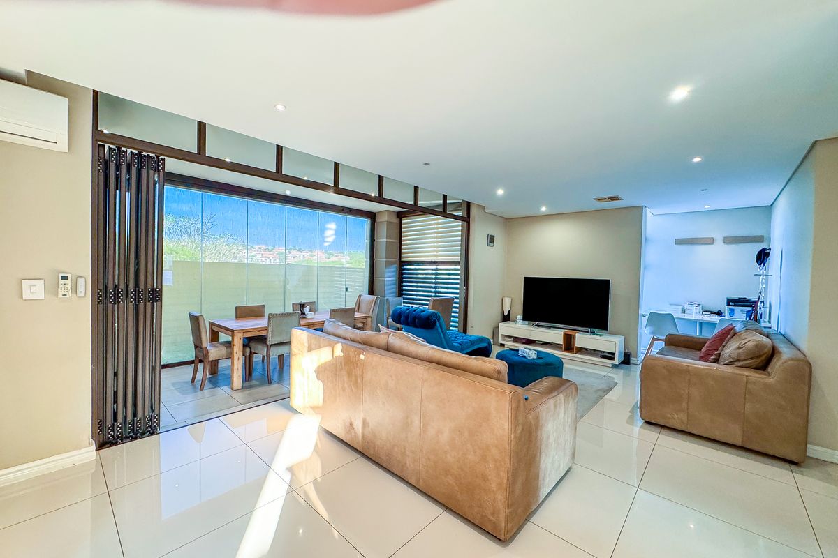 Spacious 4-Bedroom House For Sale. - Photo 3