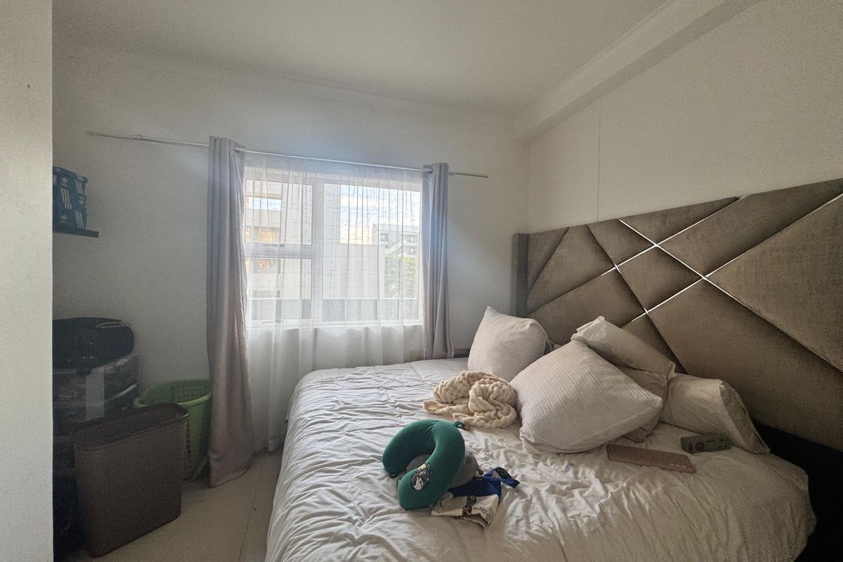 Spacious 2-Bedroom Apartment For Sale. - Photo 4