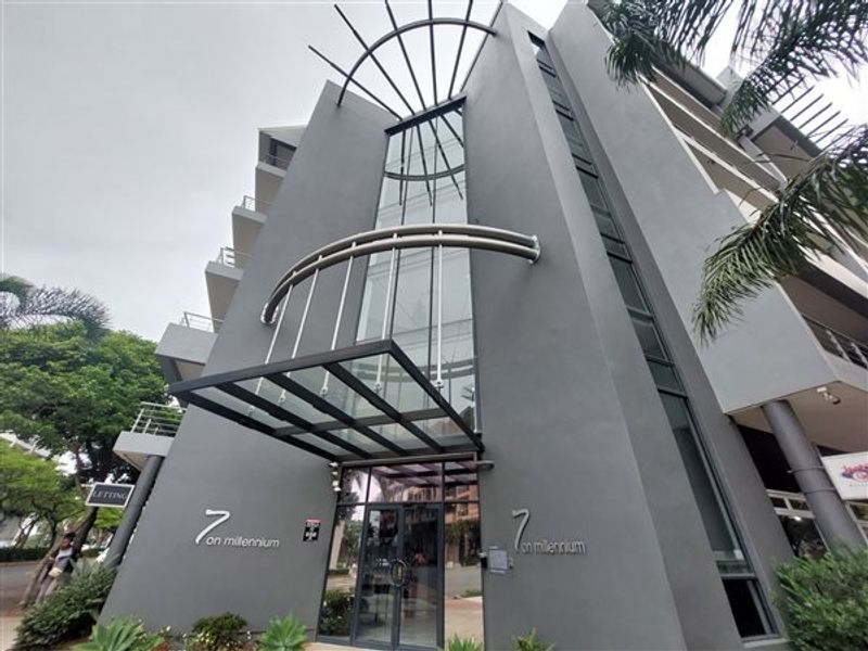 Spacious 2-Bedroom Apartment For Sale. - Photo 1
