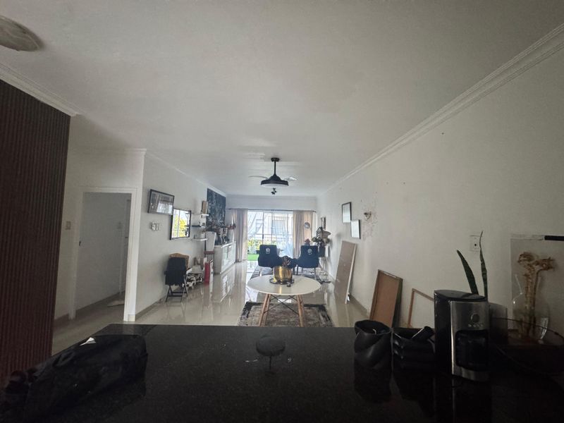 Spacious 2-Bedroom Apartment For Sale. - Photo 6
