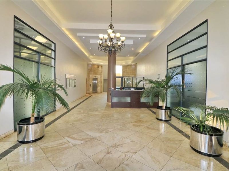 Prime  Property Presents A Stunning Two Bedroom Apartment Situated In Umhlanga Ridge Furnished - Photo 2