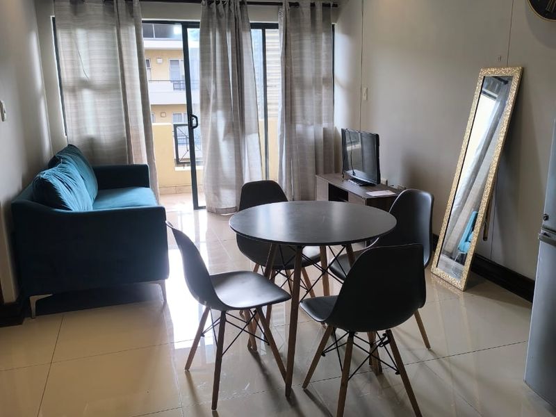 Prime  Property Presents A Stunning Two Bedroom Apartment Situated In Umhlanga Ridge Furnished - Photo 5