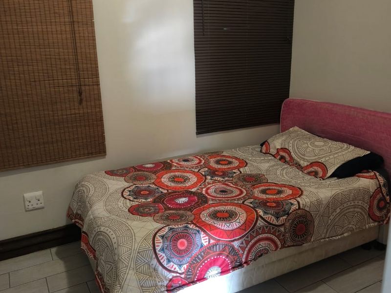 Prime  Property Presents A Stunning Two Bedroom Apartment Situated In Umhlanga Ridge Furnished - Photo 9
