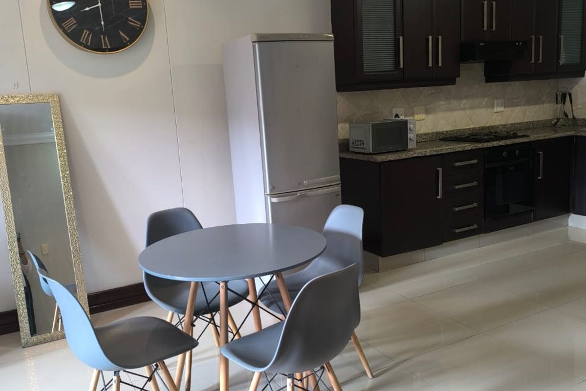 Prime  Property Presents A Stunning Two Bedroom Apartment Situated In Umhlanga Ridge Furnished - Photo 4