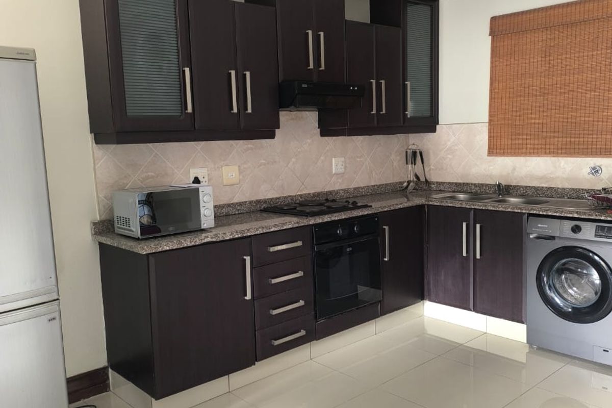 Prime  Property Presents A Stunning Two Bedroom Apartment Situated In Umhlanga Ridge Furnished - Photo 3