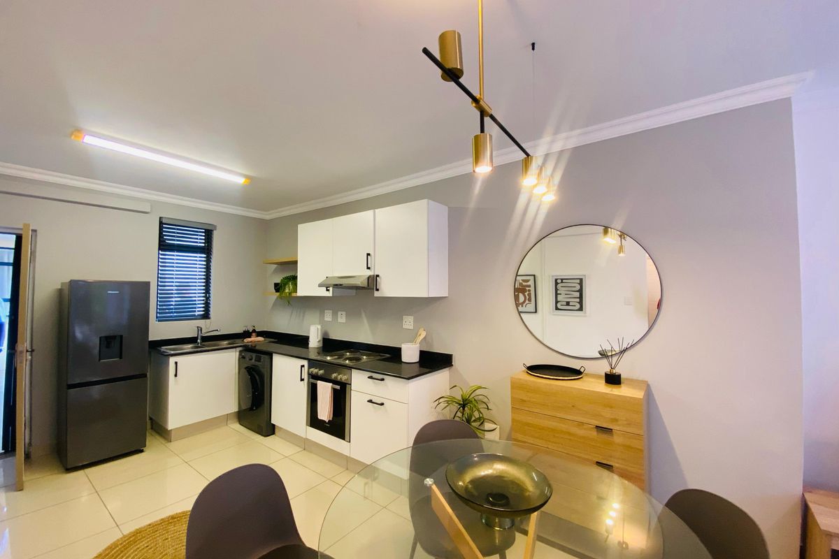 Prime  Property Presents A Stunning Two Bedroom Apartment Situated In Umhlanga Ridge For Sale - Photo 4