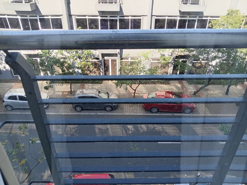 Charming 2-Bedroom Flat for Sale in Umhlanga New Town Centre - Photo 7