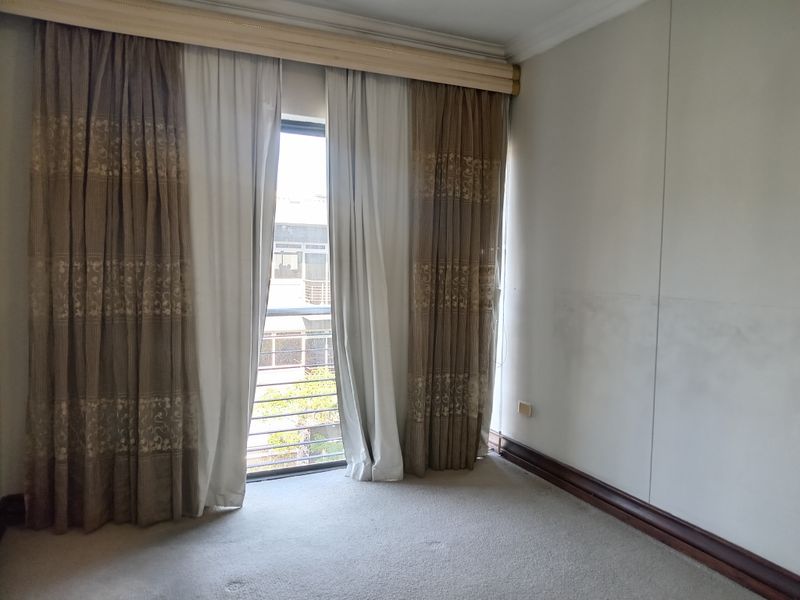 Charming 2-Bedroom Flat for Sale in Umhlanga New Town Centre - Photo 6