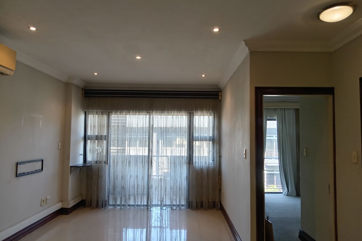 Charming 2-Bedroom Flat for Sale in Umhlanga New Town Centre - Photo 5