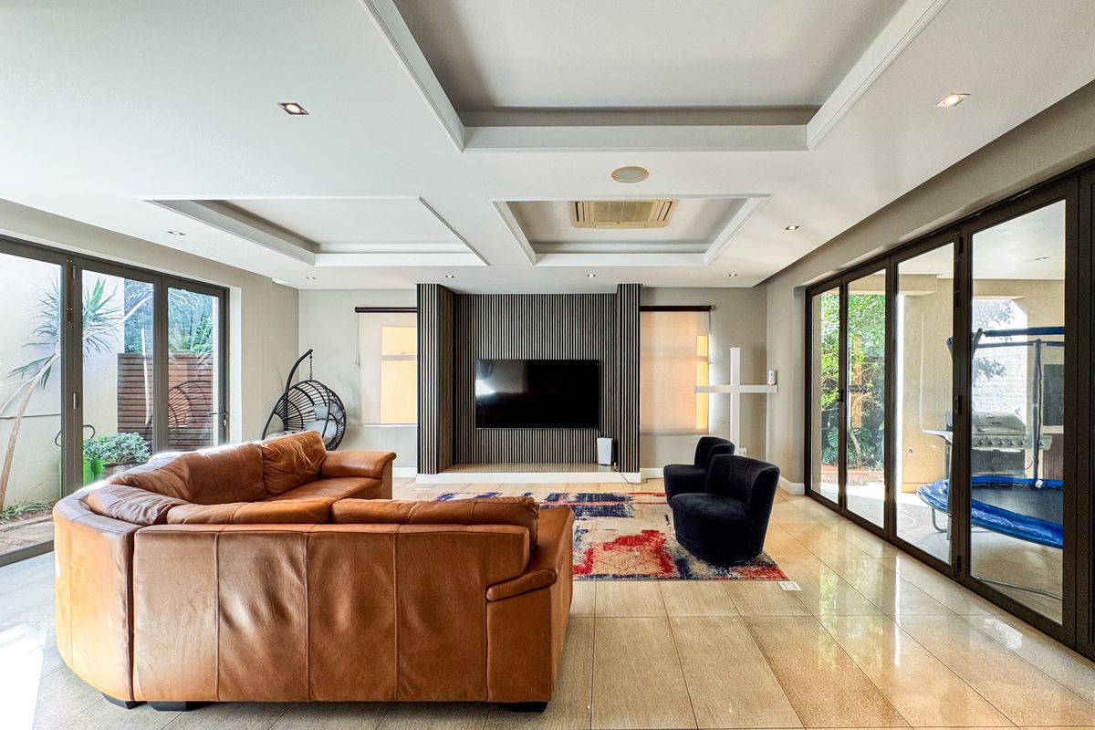 House For Sale In Umhlanga - Photo 2