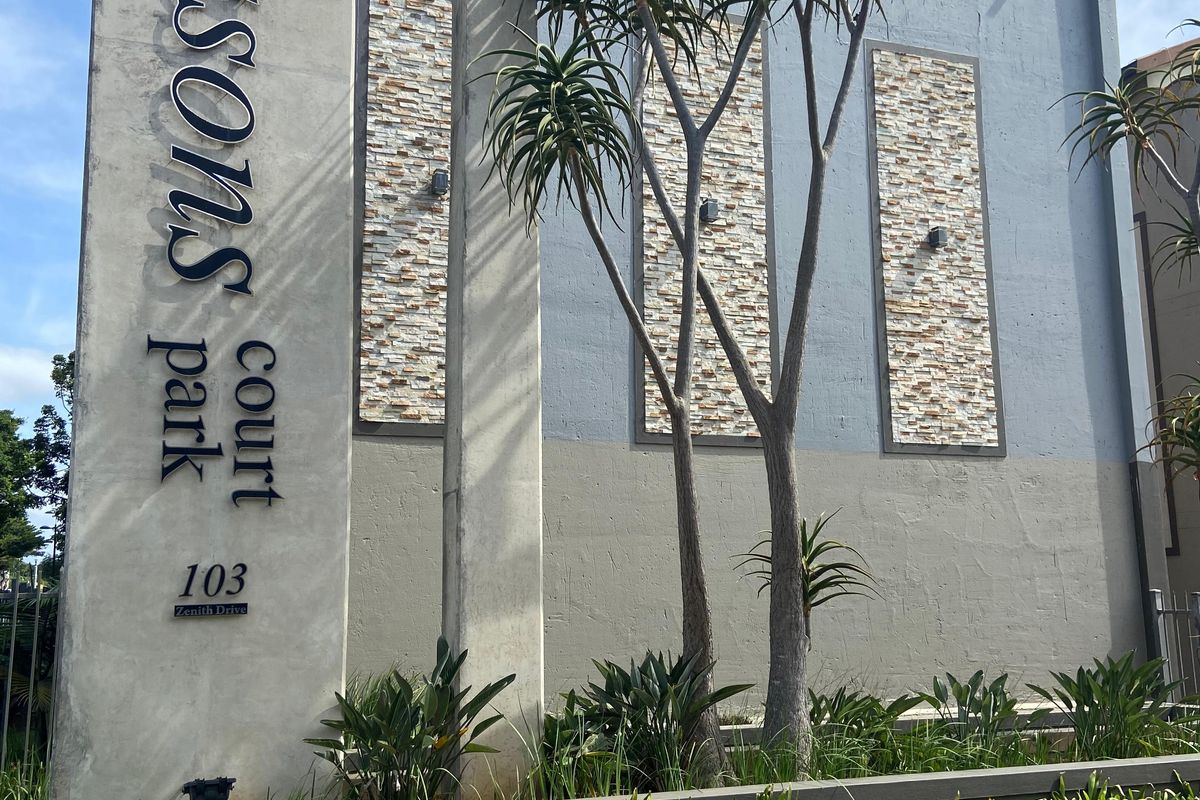 Prime  Property Presents A Stunning Three  Bedroom Apartment Situated In Umhlanga - Photo 2