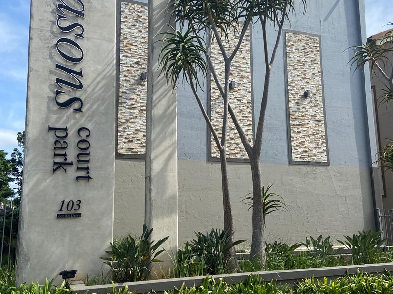 Prime  Property Presents A Stunning Three  Bedroom Apartment Situated In Umhlanga - Photo 2