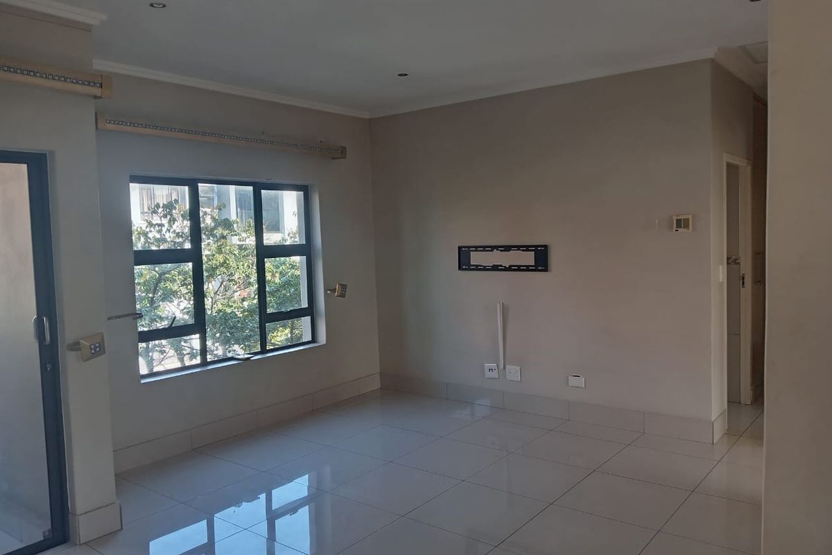Prime  Property Presents A Stunning Three  Bedroom Apartment Situated In Umhlanga - Photo 4