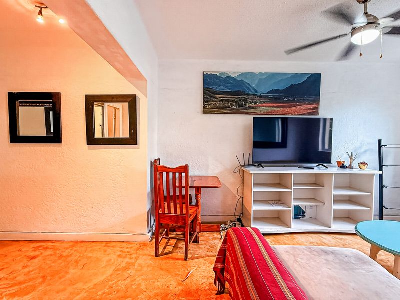 Neat Pet-Friendly Apartment in the Heart of Green Point - Photo 10