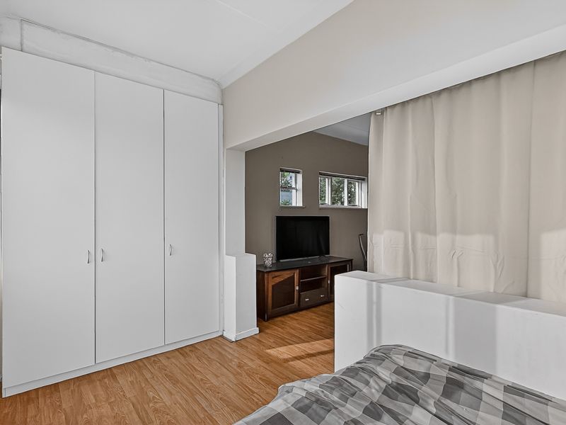 Pet-Friendly Studio in the Heart of Green Point - Photo 10