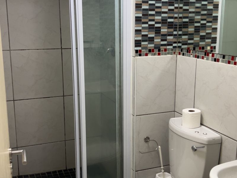 Spacious 2 Bedroom, 2 Bathroom Apartment to Rent - Photo 9