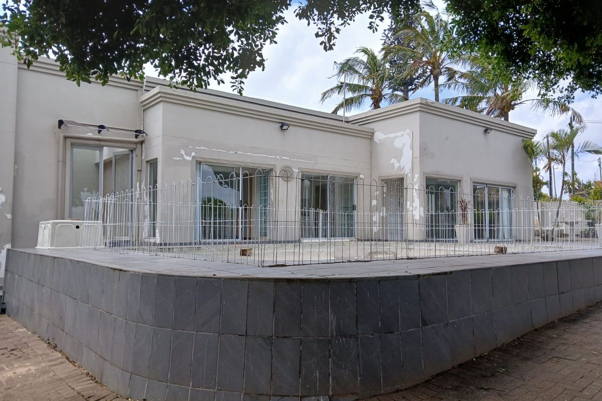 A Family Home with vacant Land for Sale in Westville - Great investment opportunity. - Photo 4