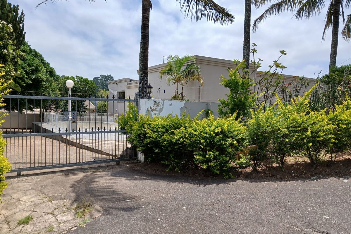 A Family Home with vacant Land for Sale in Westville - Great investment opportunity. - Photo 2