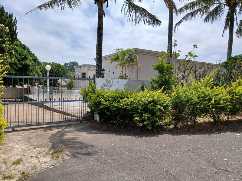 A Family Home with vacant Land for Sale in Westville - Great investment opportunity. - Photo 2