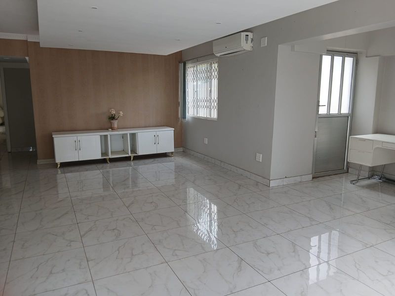 A Family Home with vacant Land for Sale in Westville - Great investment opportunity. - Photo 7