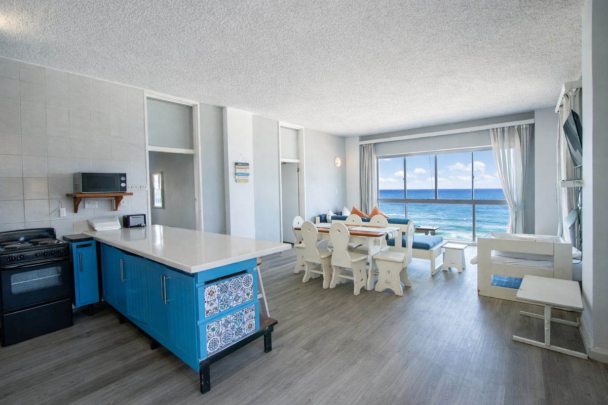 Apartment For Sale In Margate - Photo 2