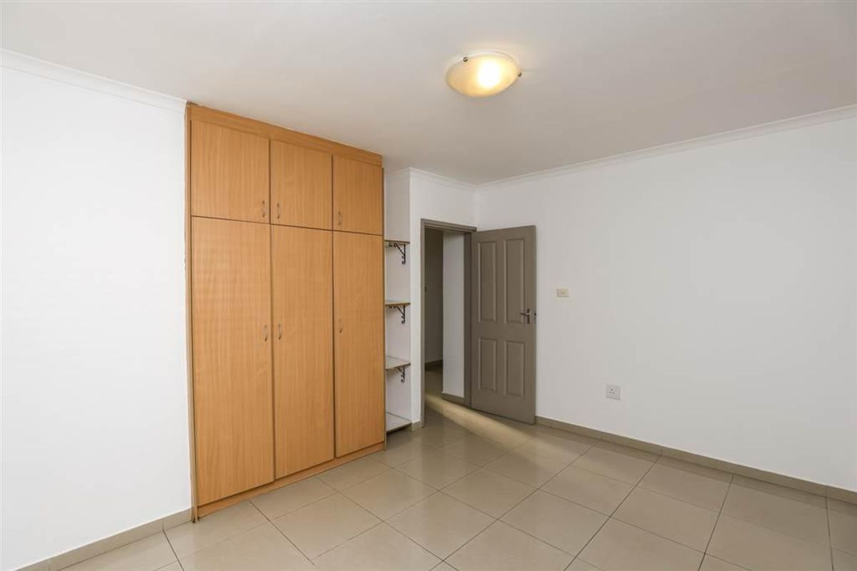 4 Bedroom Apartment in  Effingham For Sale. - Photo 5