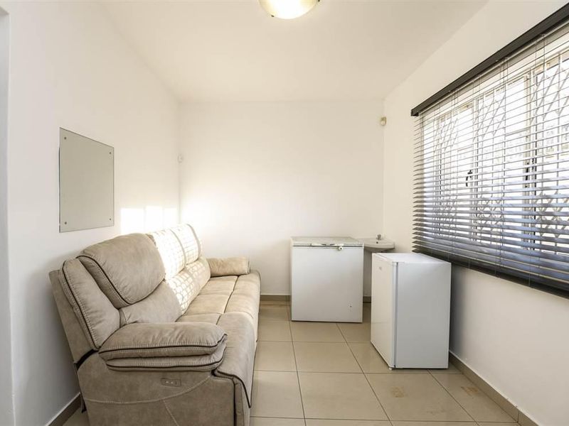 4 Bedroom Apartment in  Effingham For Sale. - Photo 10