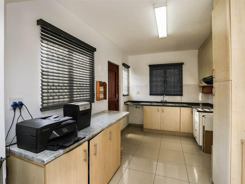 4 Bedroom Apartment in  Effingham For Sale. - Photo 6