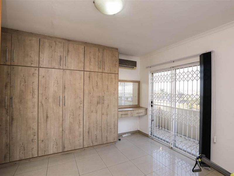 4 Bedroom Apartment in  Effingham For Sale. - Photo 4