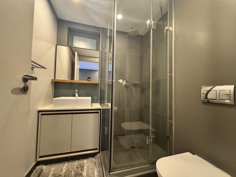Modern 2 Bedroom Apartment For Rent In Umhlanga Arch. - Photo 8