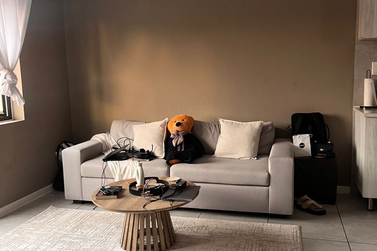 1 Bedroom 1 Bathroom for sale in Broadacres Fourways - Photo 4
