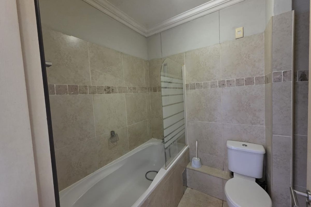 Spacious 2-Bed Apartment for Sale - Photo 5