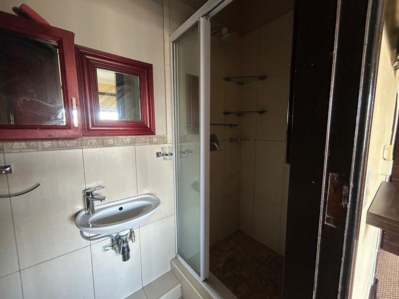 1-Bed Apartment To let - Photo 7