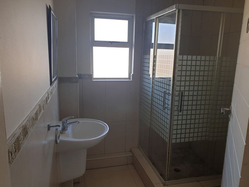 Spacious 1-Bed Apartment for Sale - Photo 6