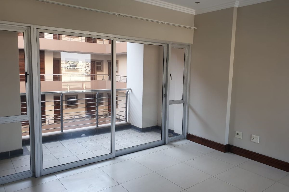 Spacious 1-Bed Apartment for Sale - Photo 5