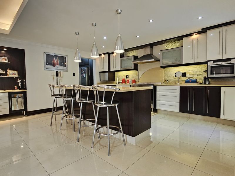 This is not just a home, it's a lifestyle! - Photo 3