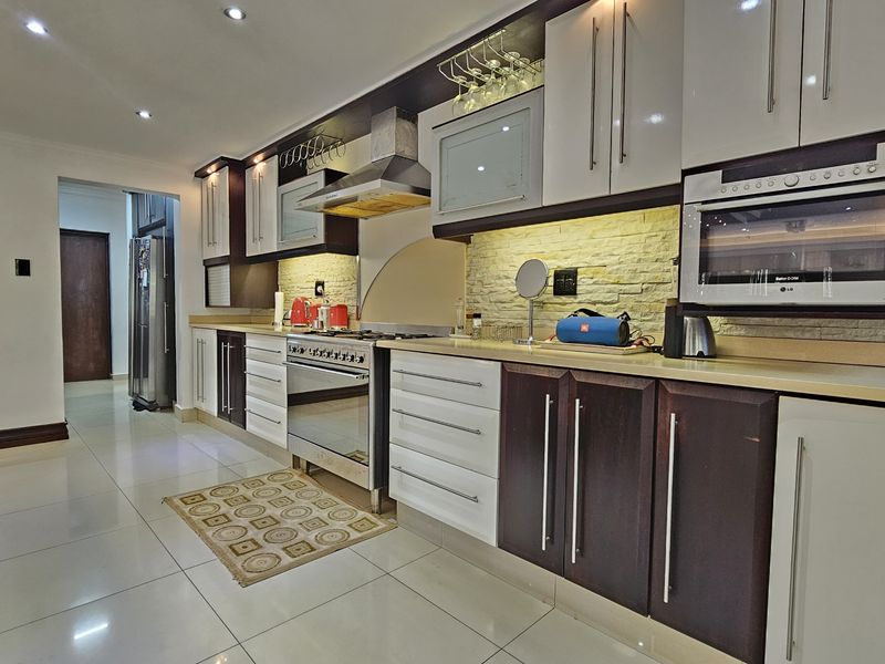 This is not just a home, it's a lifestyle! - Photo 9