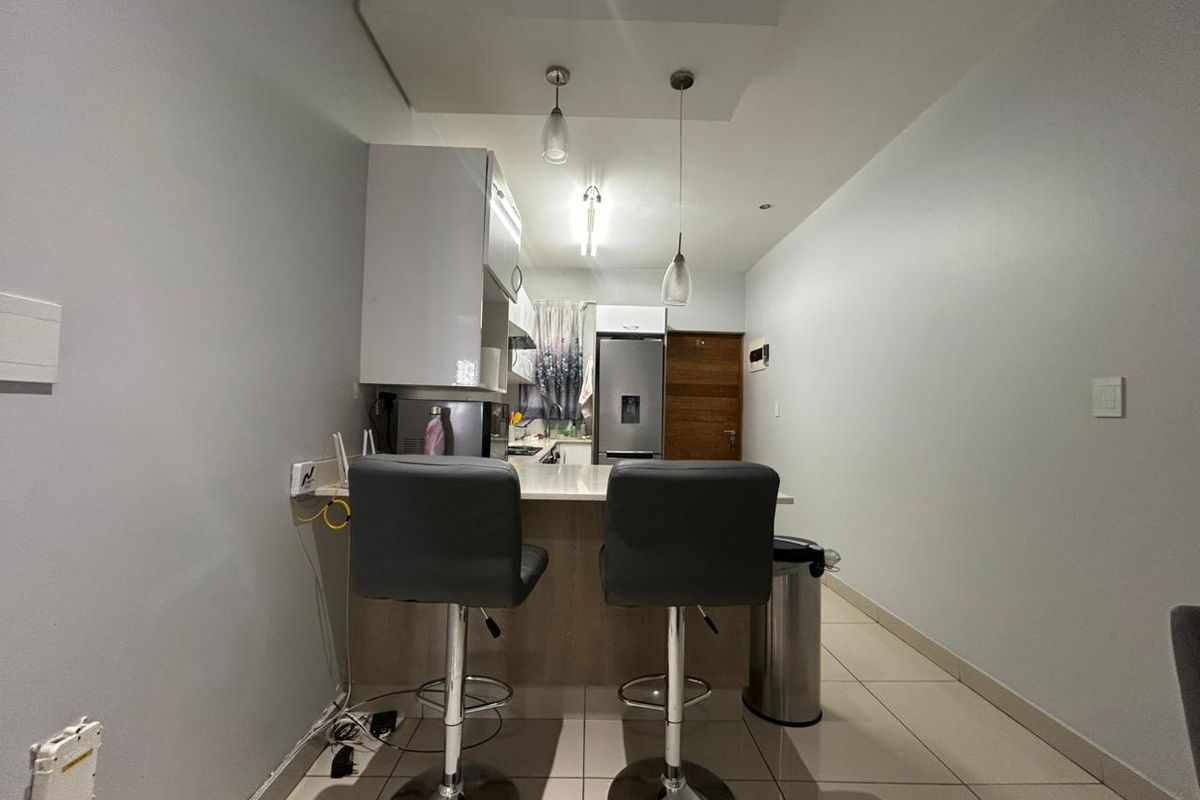 Modern 2 Bedroom Apartment in Umhlanga Ridge - Photo 4