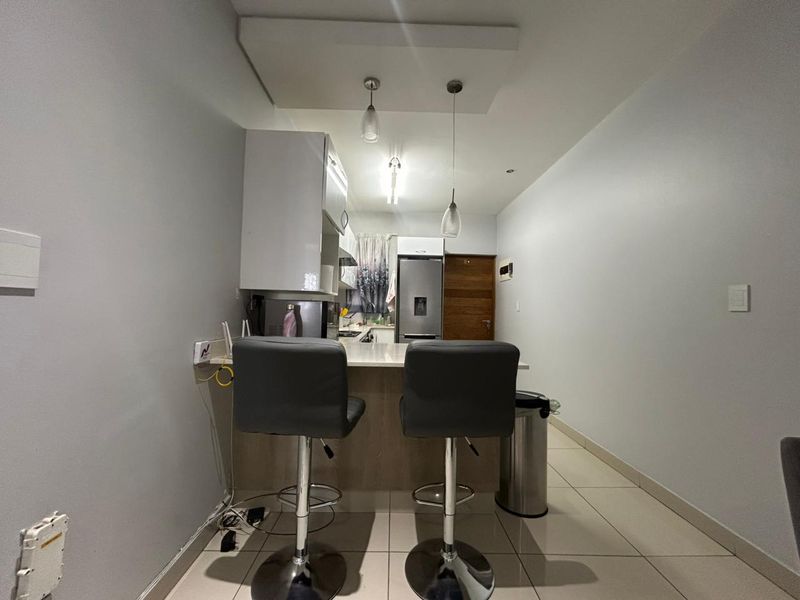 Modern 2 Bedroom Apartment in Umhlanga Ridge - Photo 4