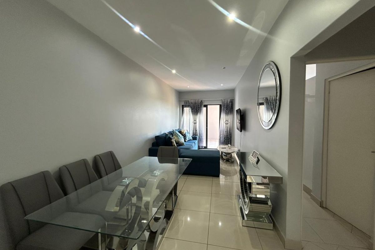 Modern 2 Bedroom Apartment in Umhlanga Ridge - Photo 5
