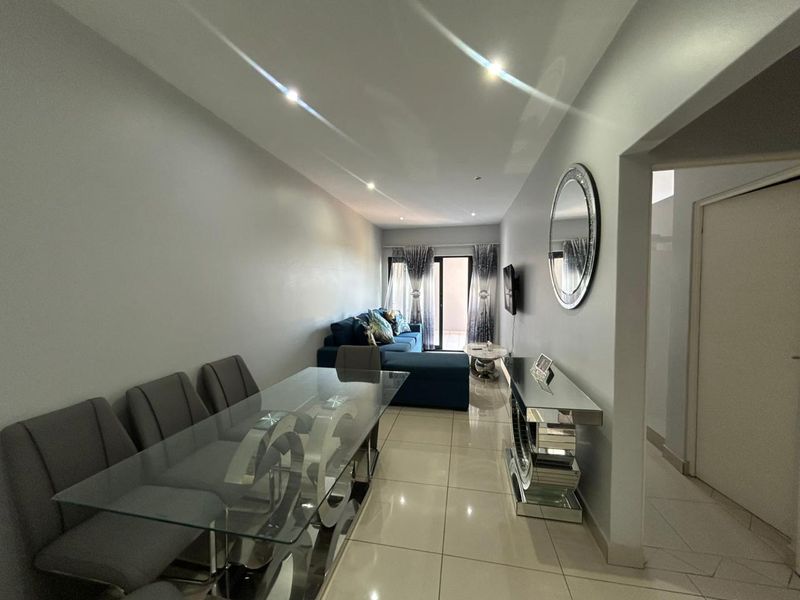 Modern 2 Bedroom Apartment in Umhlanga Ridge - Photo 5