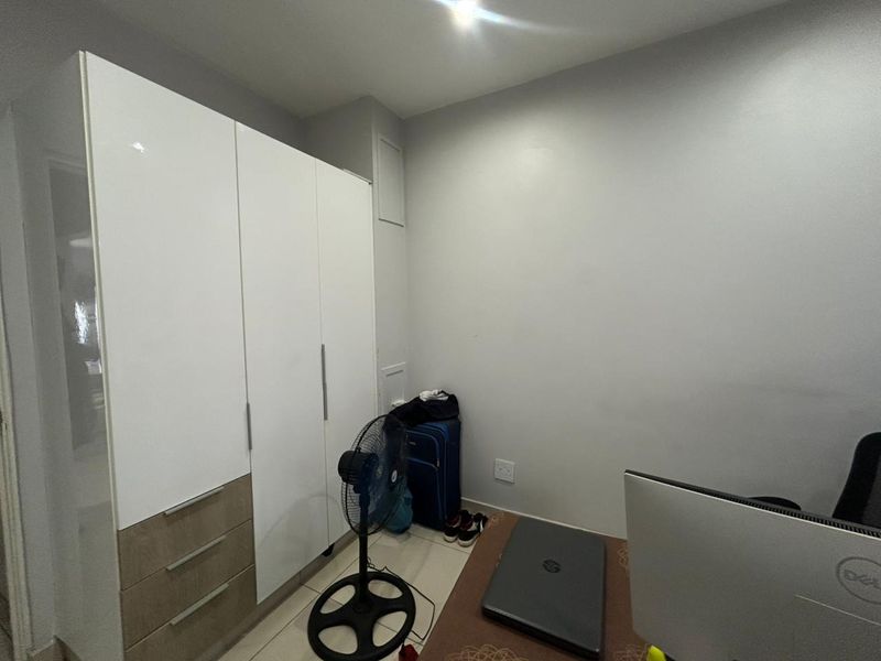 Modern 2 Bedroom Apartment in Umhlanga Ridge - Photo 10