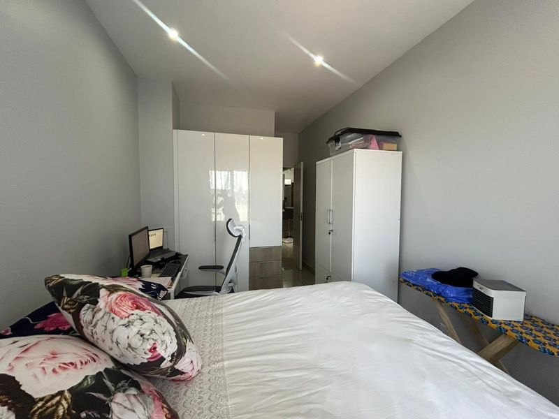 Modern 2 Bedroom Apartment in Umhlanga Ridge - Photo 8