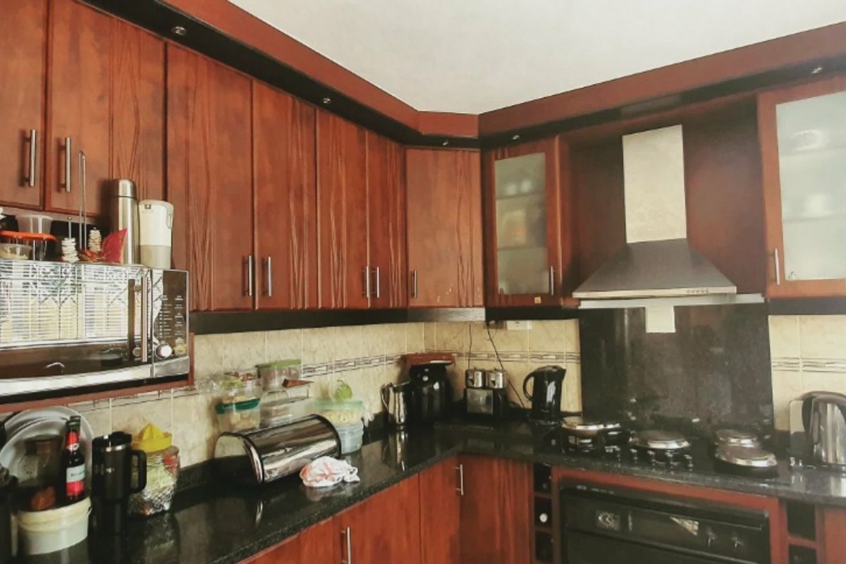 Three Bedroom home with double garage in Eastbury for sale - Photo 5