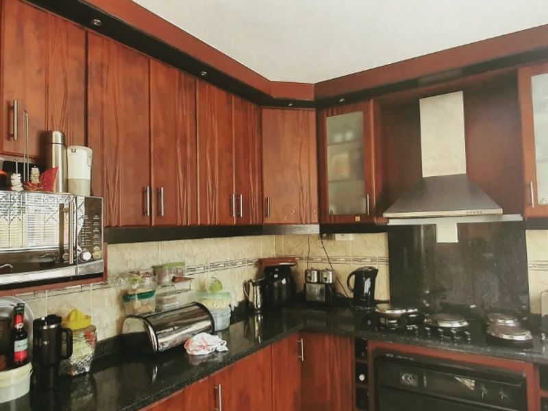 Three Bedroom home with double garage in Eastbury for sale - Photo 5