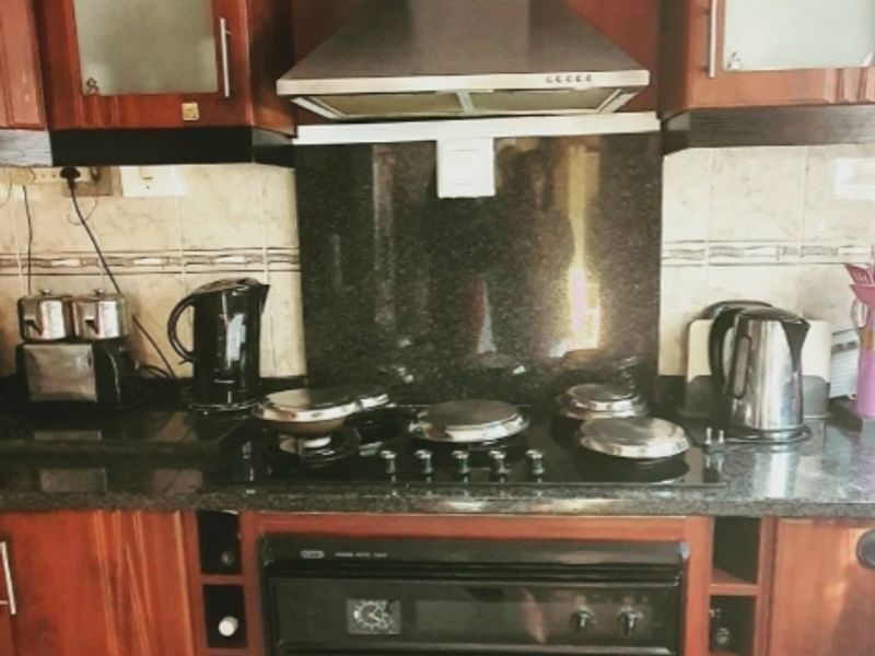 Three Bedroom home with double garage in Eastbury for sale - Photo 6