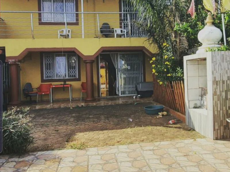 Three Bedroom home with double garage in Eastbury for sale - Photo 3