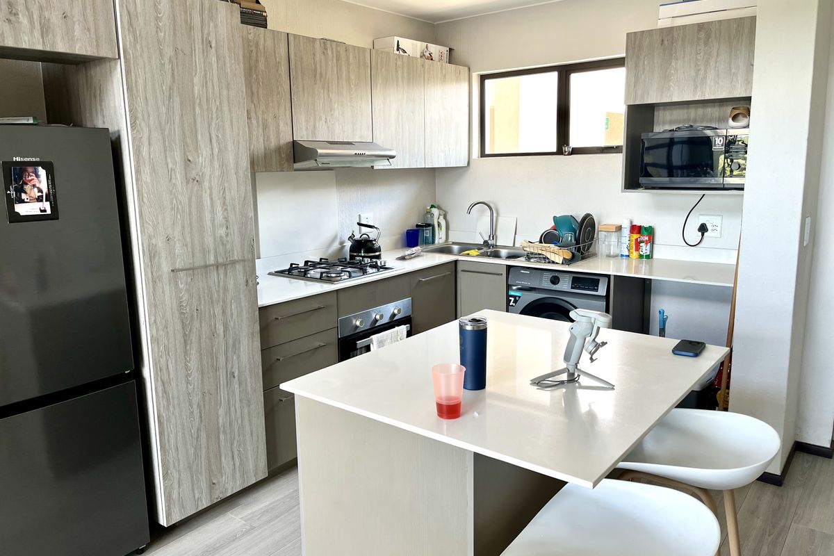 1 Bedroom PLUS Loft in SoHo Junction - Photo 4